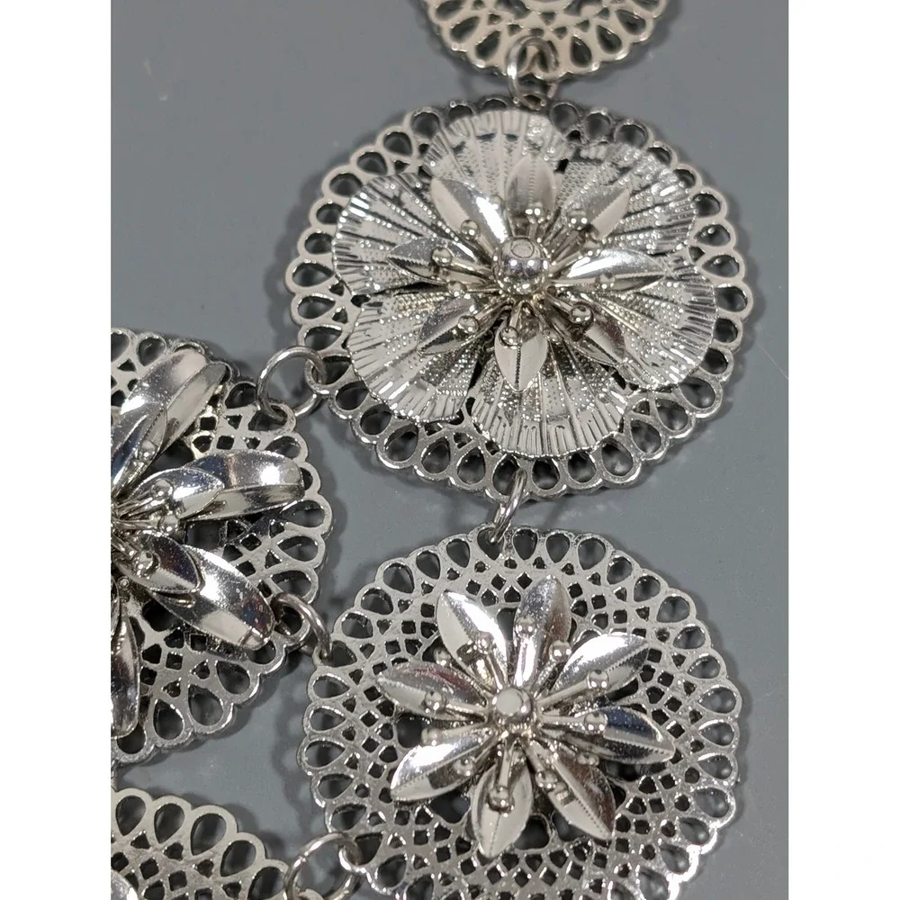 Charming Charlie Silver Tone‎ Flower Statement Bib Necklace Metal Floral 21